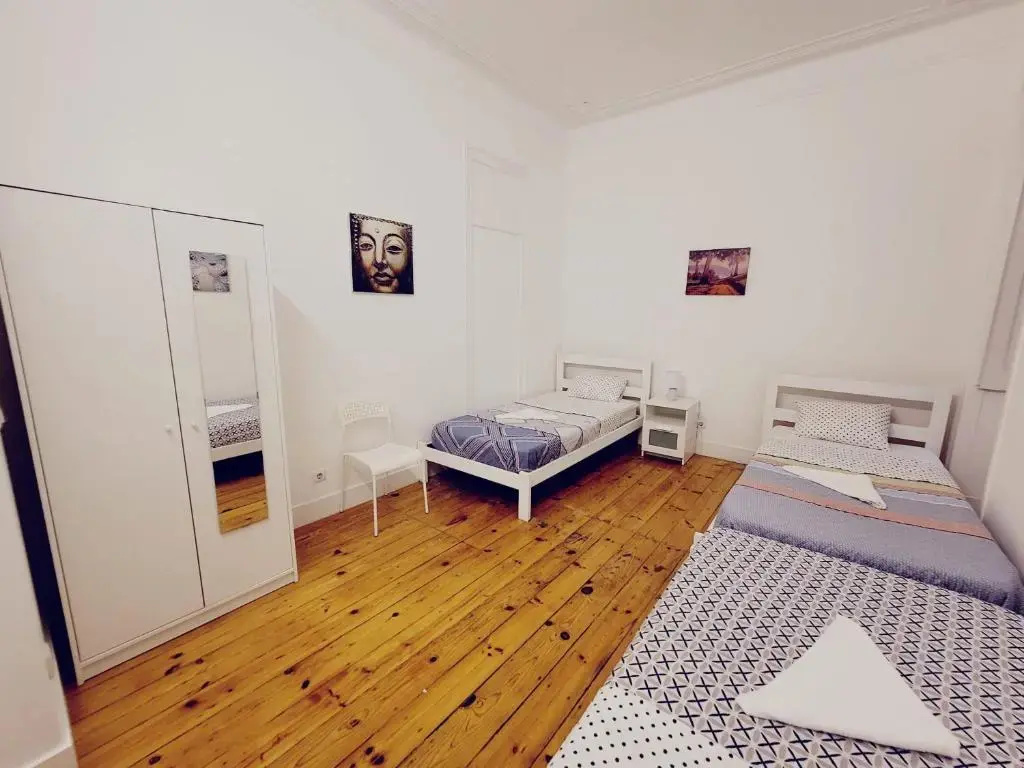 Standard Triple room
