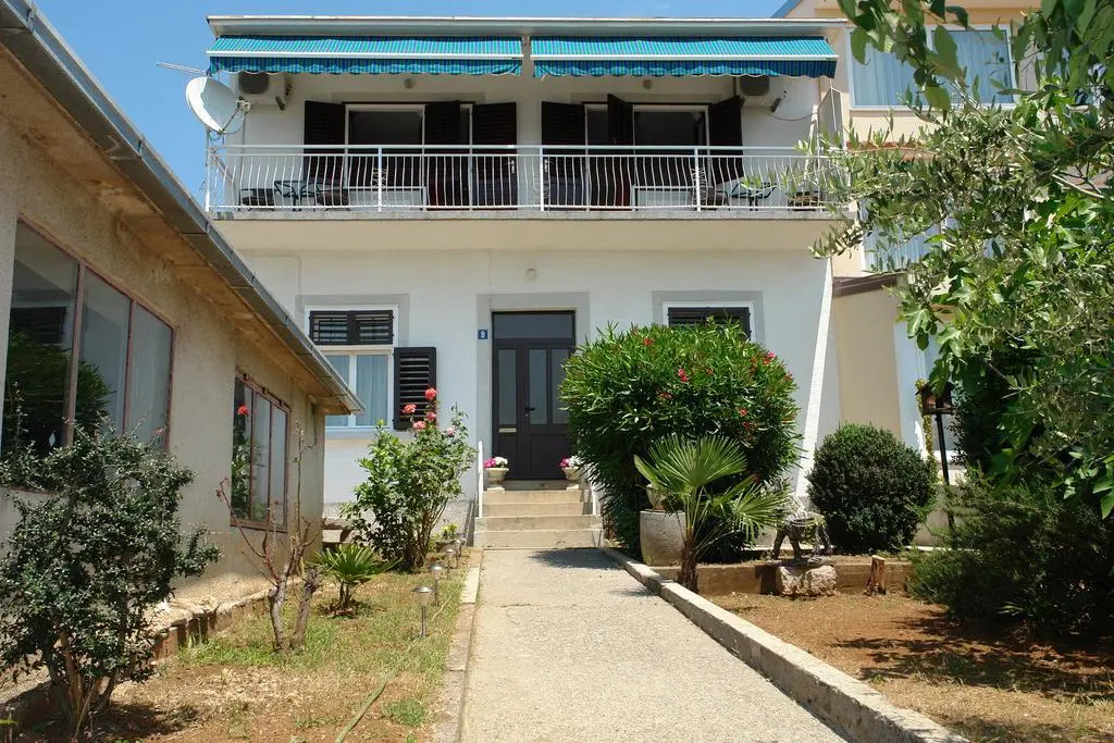 Apartment Mladen