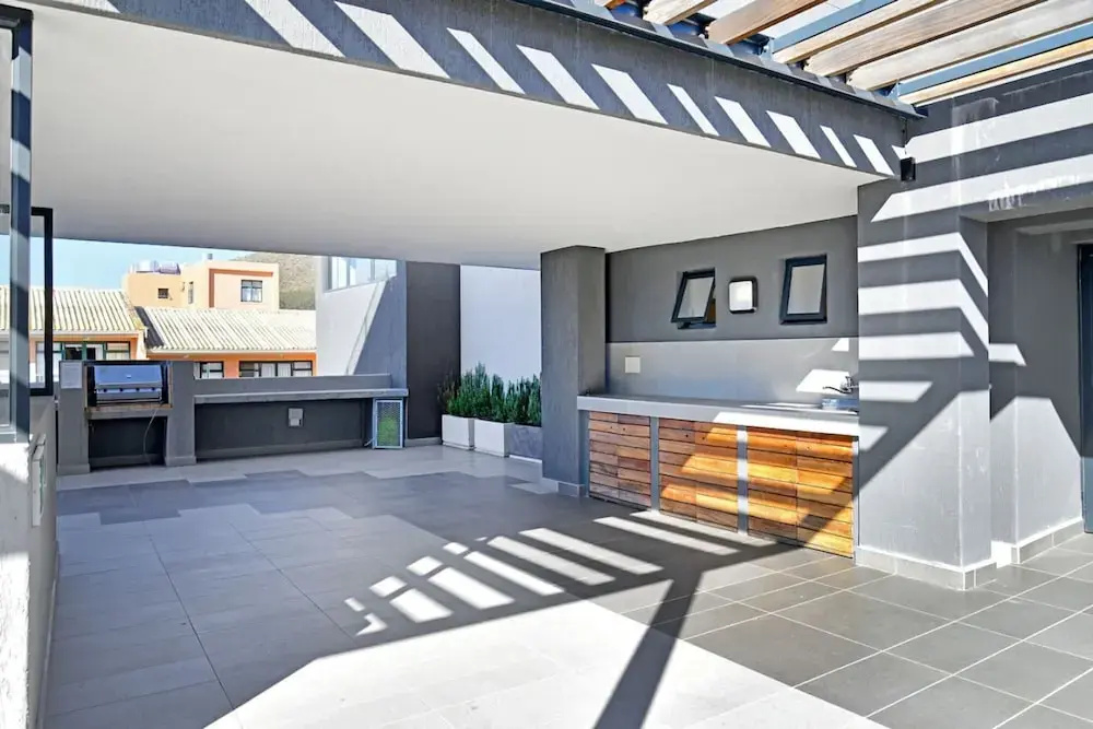 Modern Sea Point Apartment Rooftop Pool