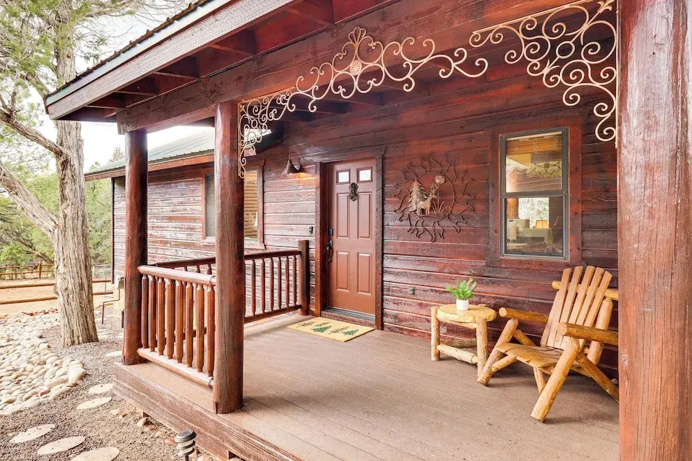 White Mountains Cabin: Near Trails & Lake Access!