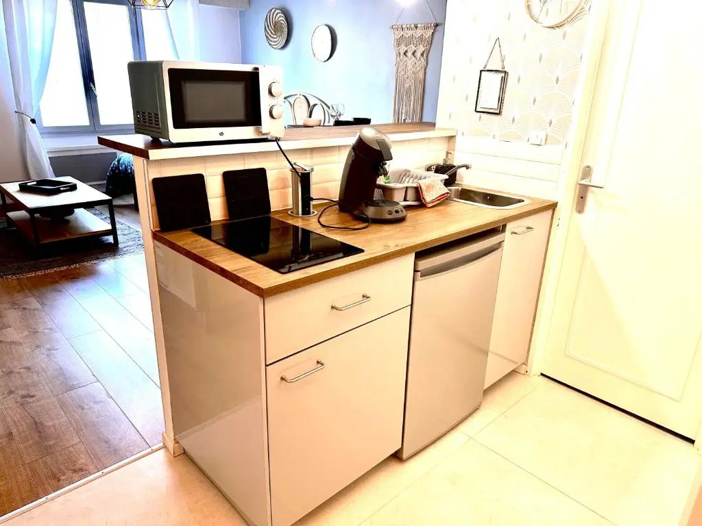 Deluxe Studio