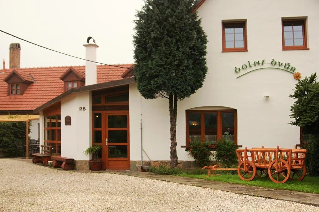 Hostinec A Penzion Dolní Dvur
