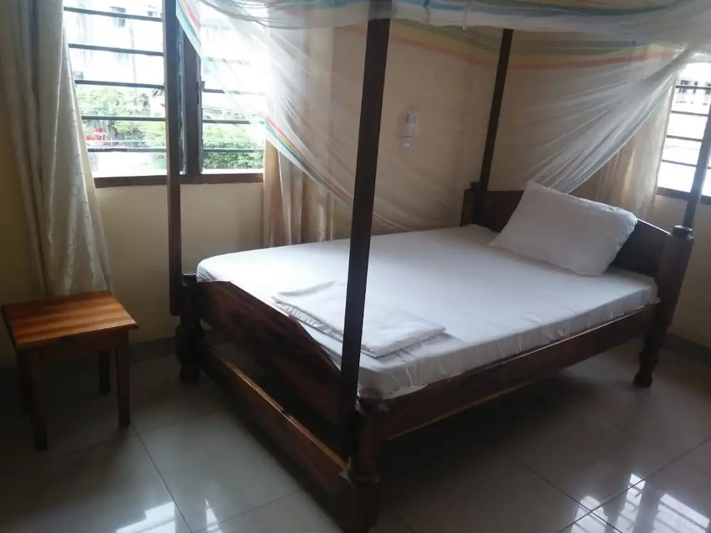 Deluxe Double room (full double bed)