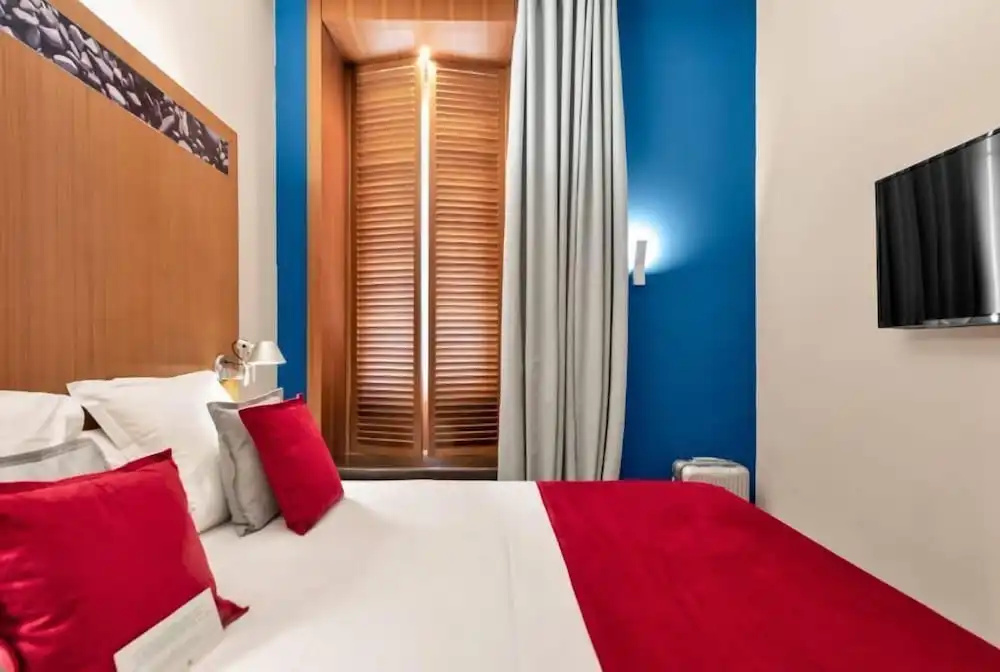 Classic Double room (full double bed)