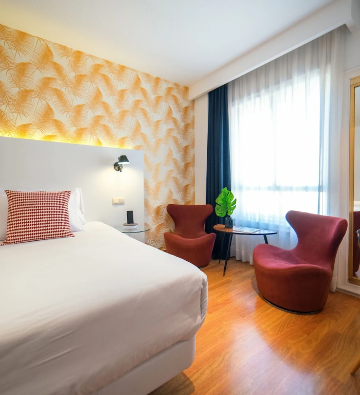 Deluxe Double room (full double bed)