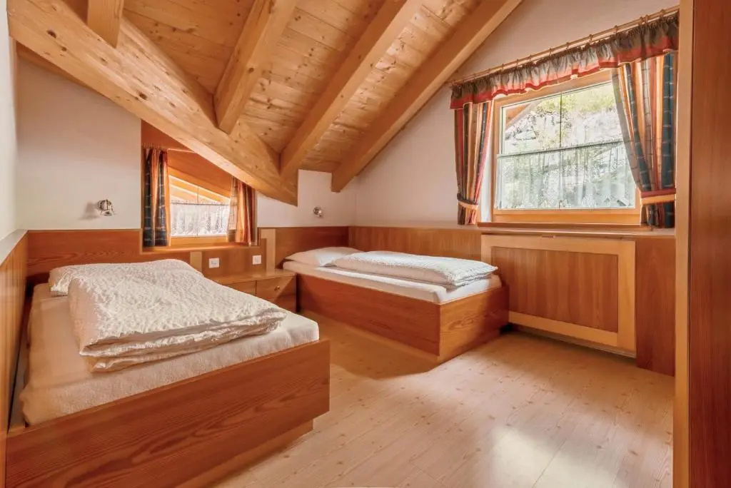 3 Bedrooms Apartment