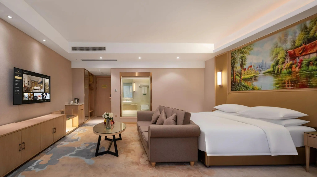 Vienna International Hotel（Guangzhou North Railway Station Huadu Automobile City Metro Station）
