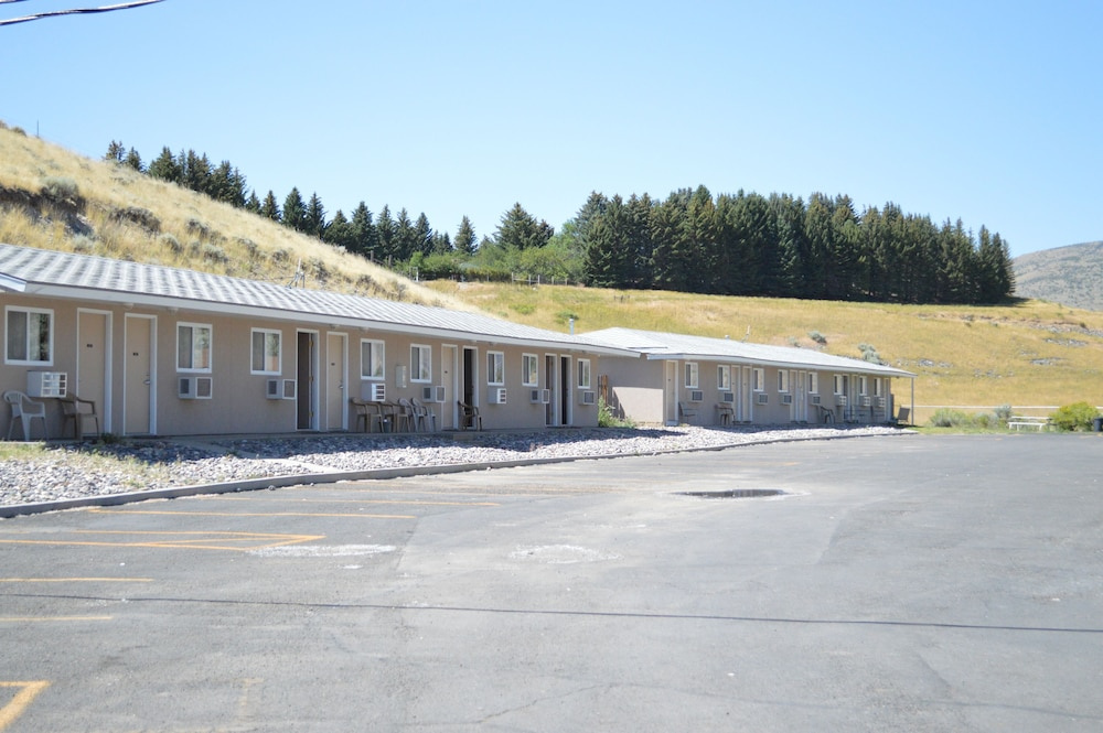 A Wyoming Inn