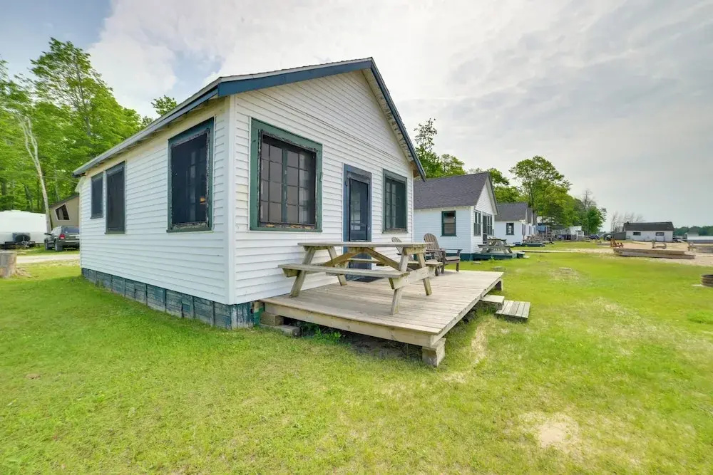 Boat, Paddle & Swim! Lakefront Cabin in Cedarville