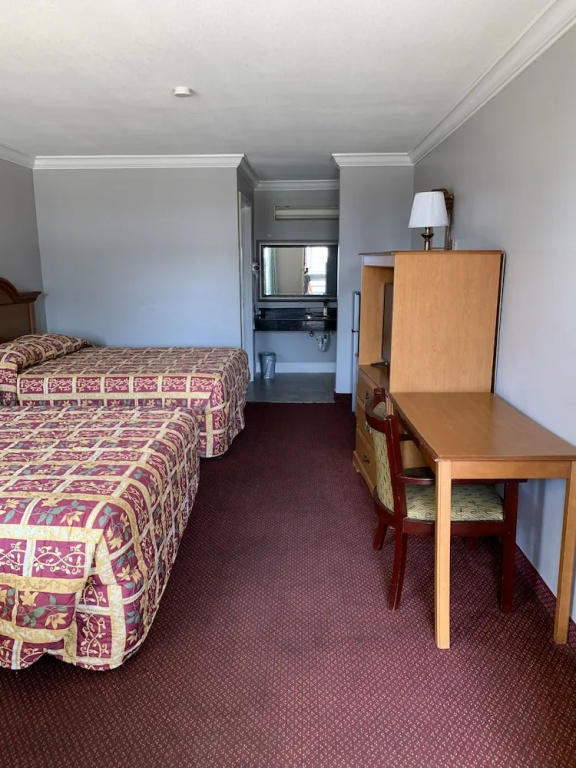 Economy Quadruple room