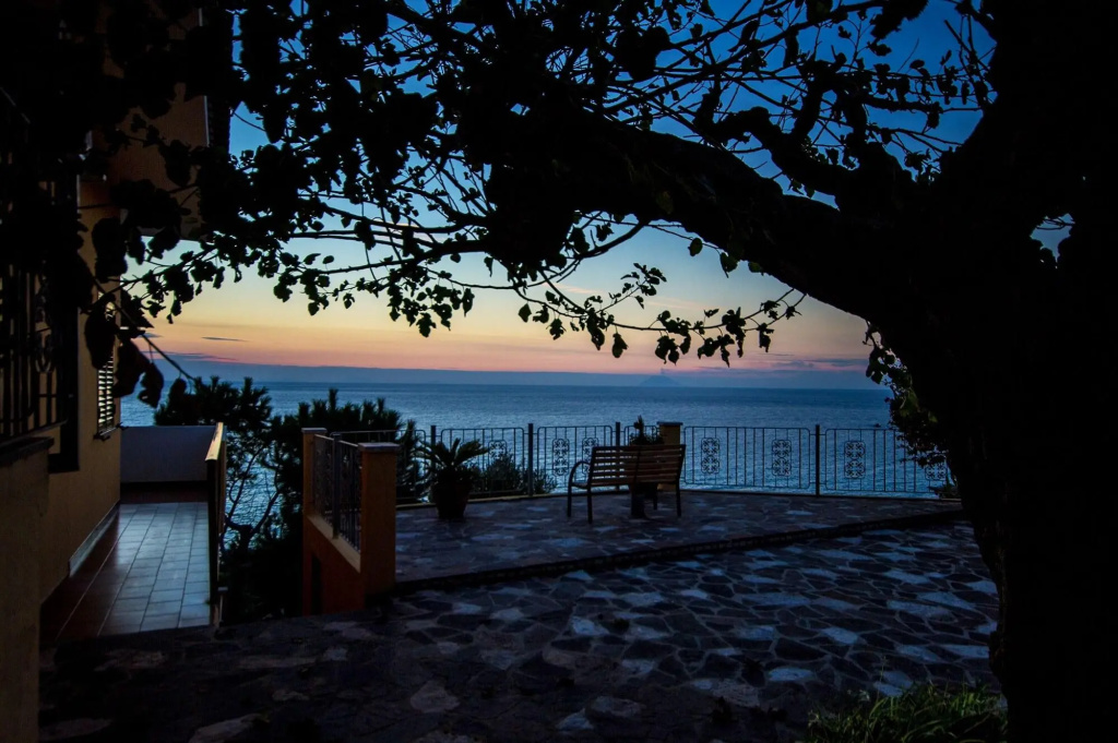 Beach & Waterfront