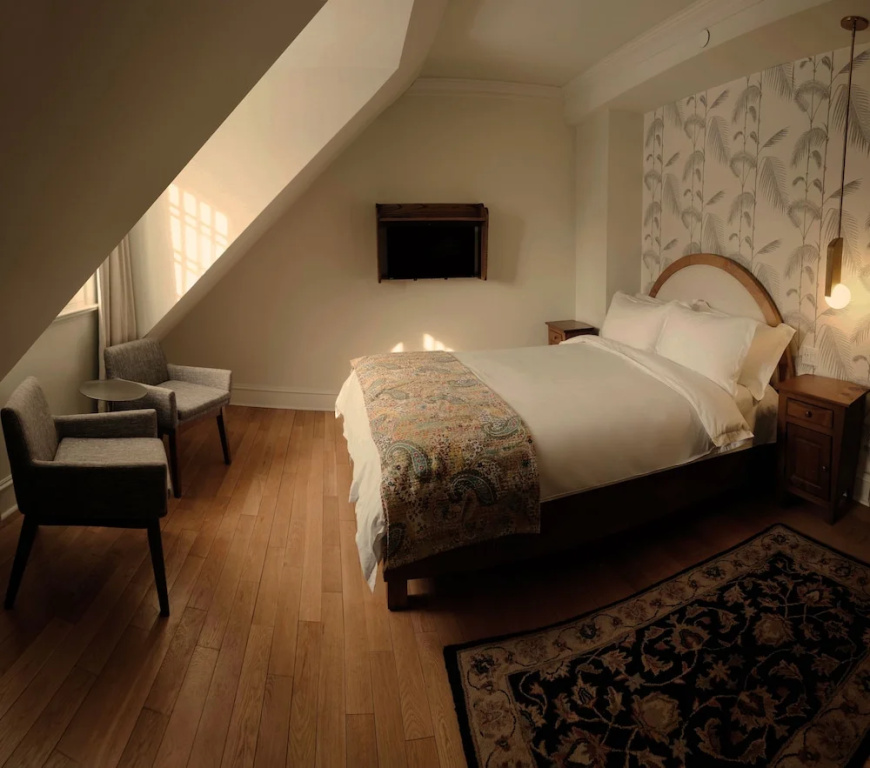 Classic room with garden view