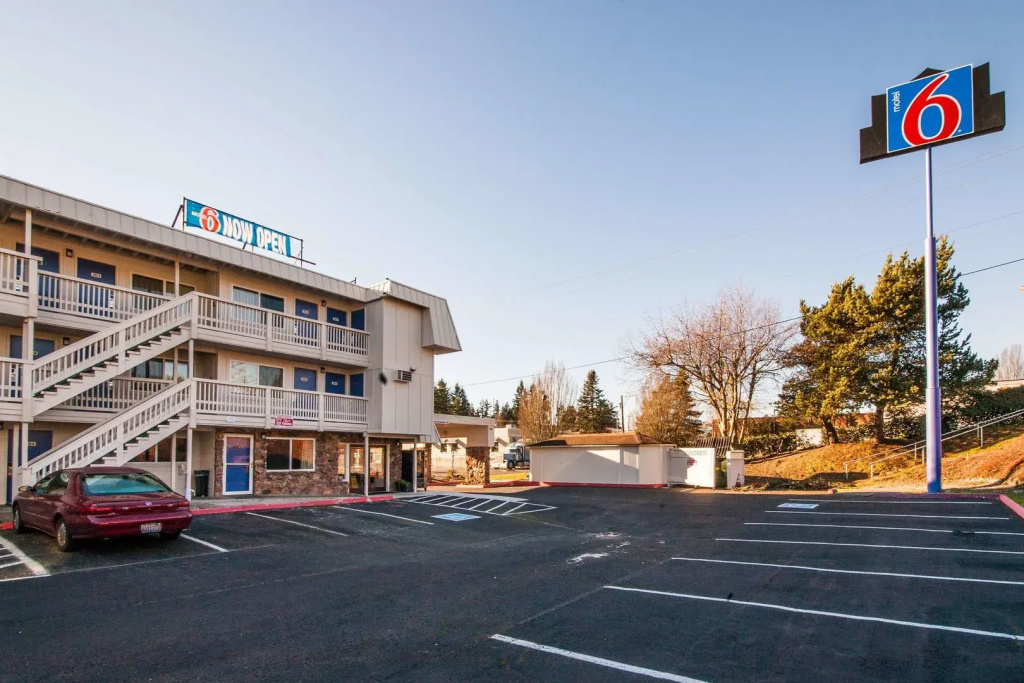 Motel 6 Bremerton, WA