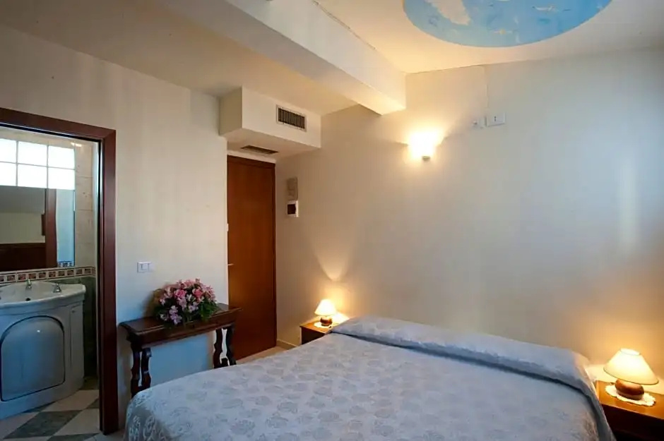 Economy Double room (twin beds)
