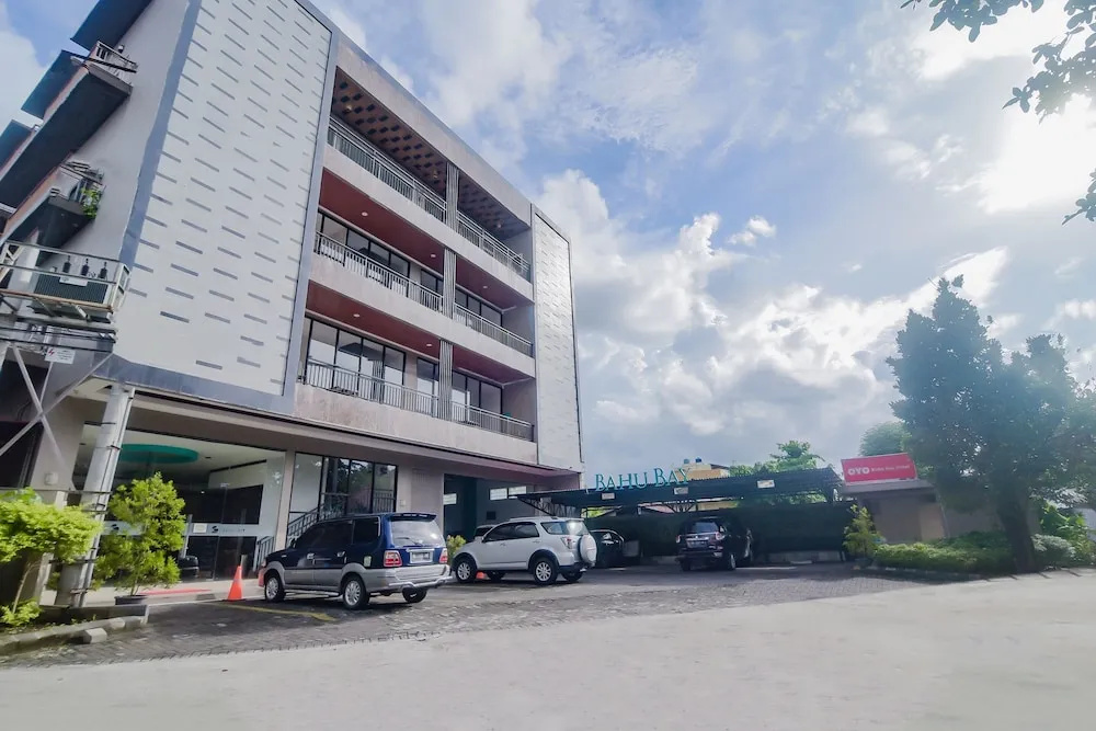 OYO 90312 Bahu Bay Hotel