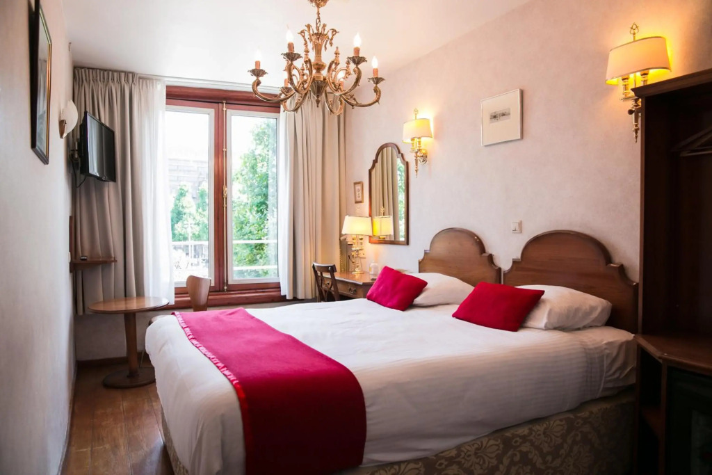 Hotel Atlanta by null