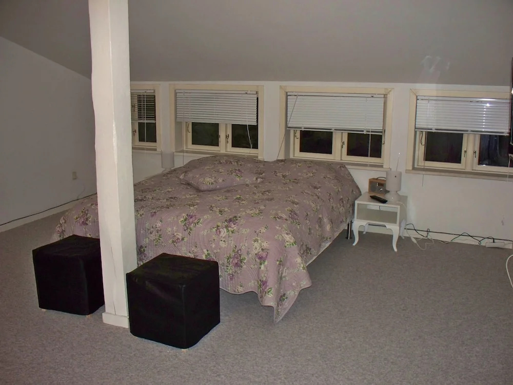 Economy room