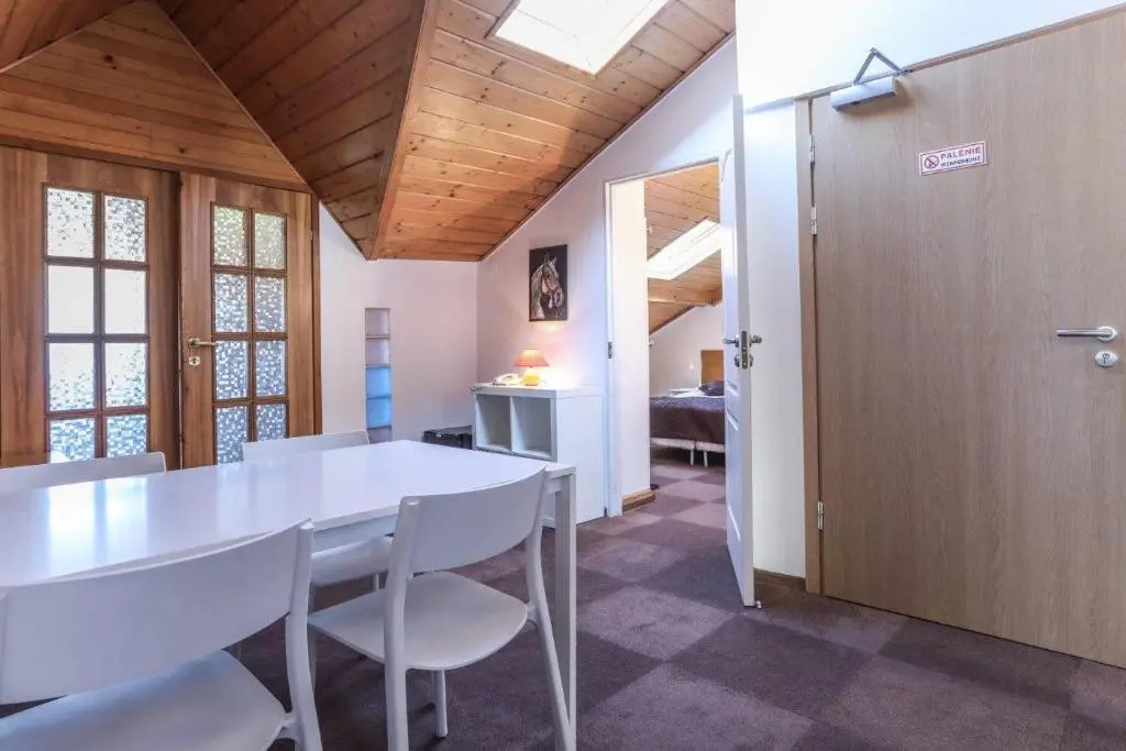 3 Bedrooms Attic Apartment
