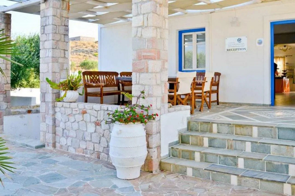 Lobby & Reception