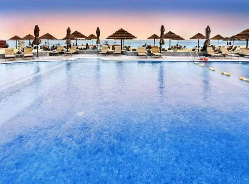 Beach & Waterfront