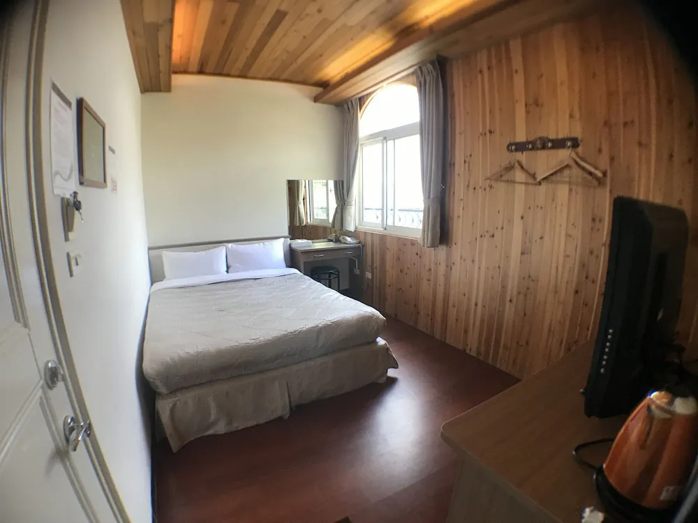 Economy Double room (full double bed)