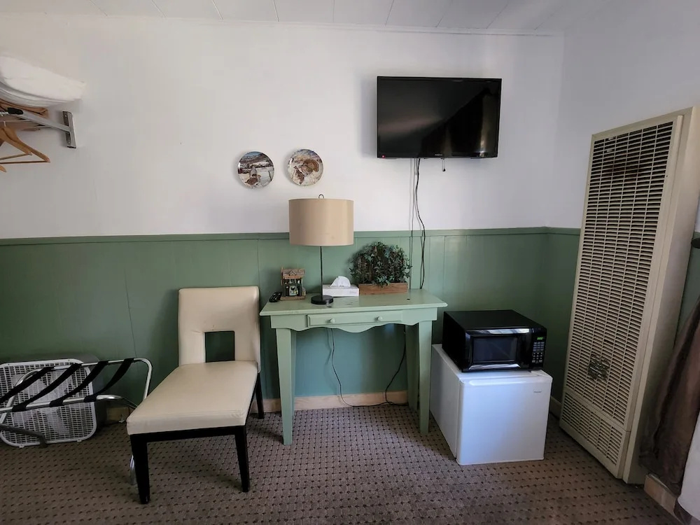 Economy Double room (full double bed)
