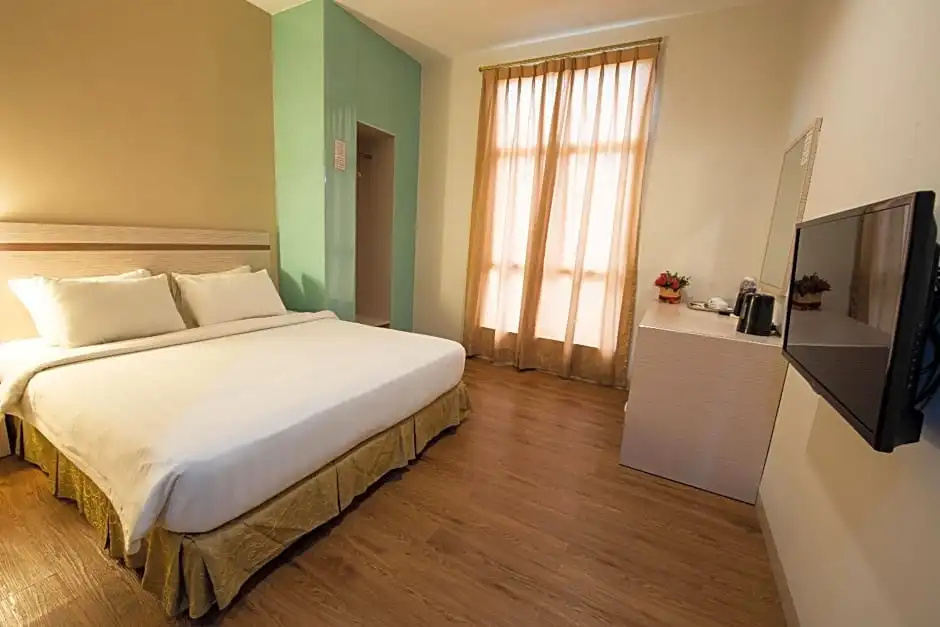 Superior Double room (full double bed)