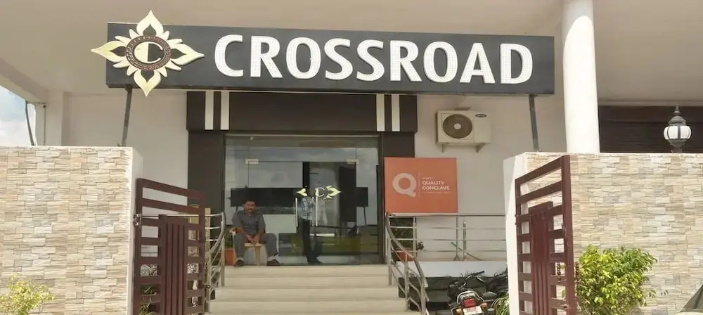 Hotel Crossroad by OYO Rooms