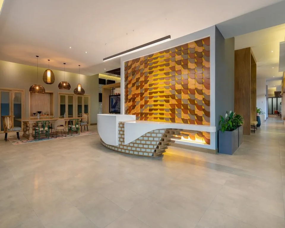 Lobby & Reception