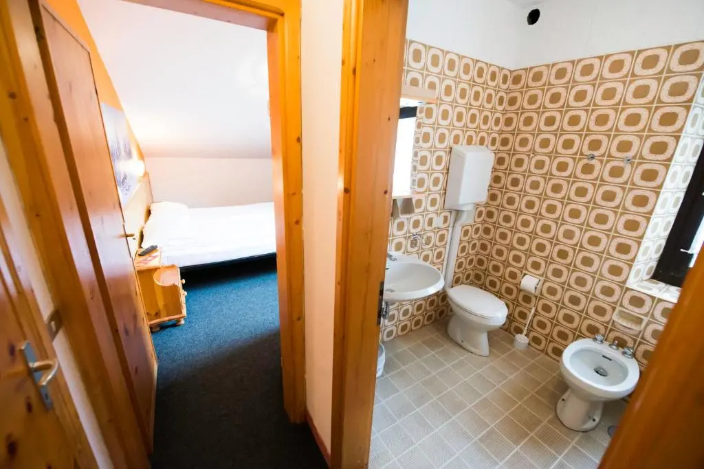 Economy room