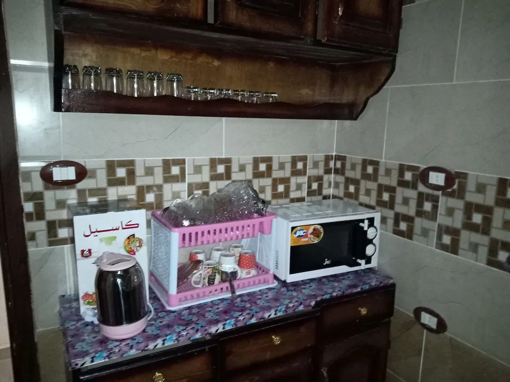 Food & Beverage