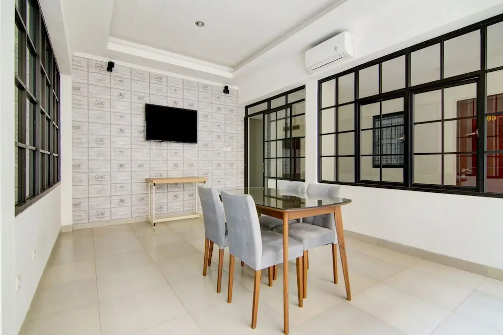 The Shine Residence by OYO Rooms