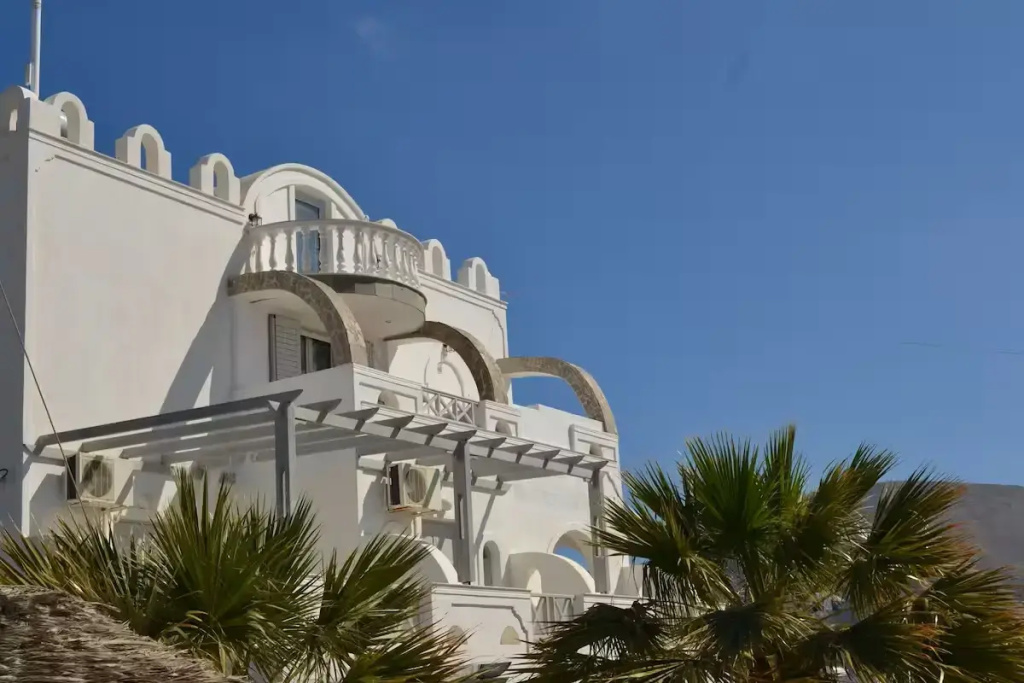 Black Coast Hotel Santorini