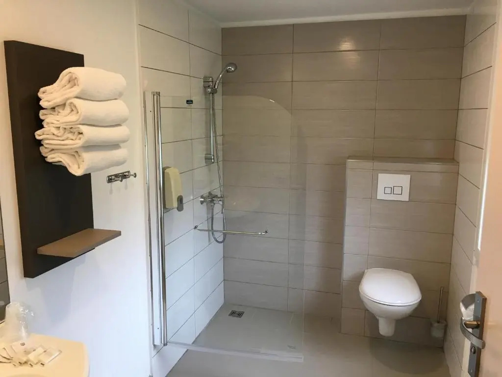 Brit Hotel Confort Roissy Saint-Witz - Chambres