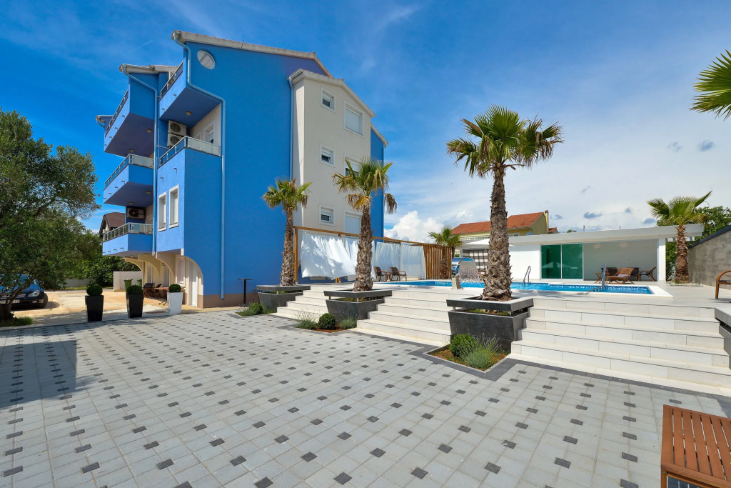 Beach & Waterfront