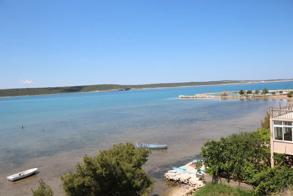 Beach & Waterfront