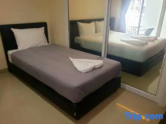 Deluxe Double room with balcony (twin beds)