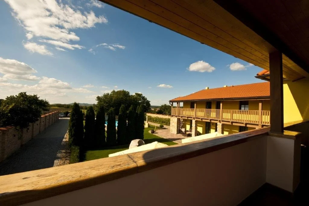 Balcony & Terrace