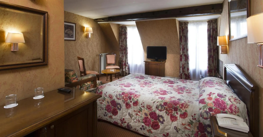 Superior room
