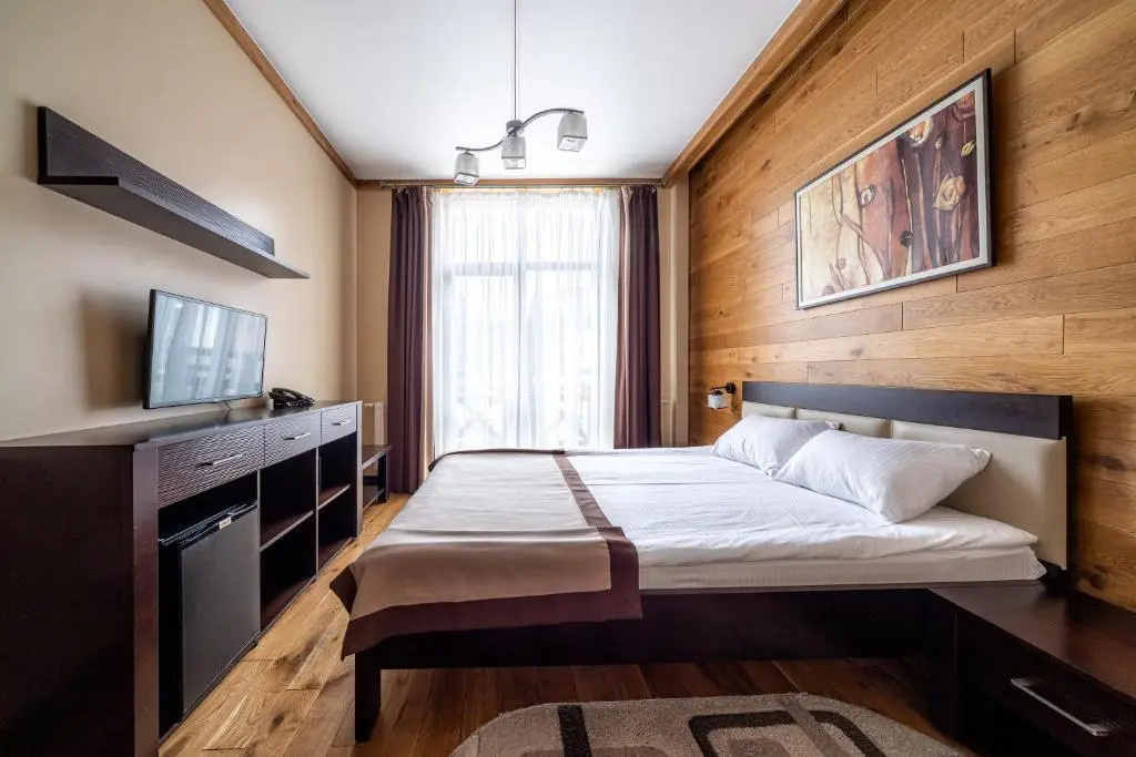 Standard Double room with balcony (full double bed)
