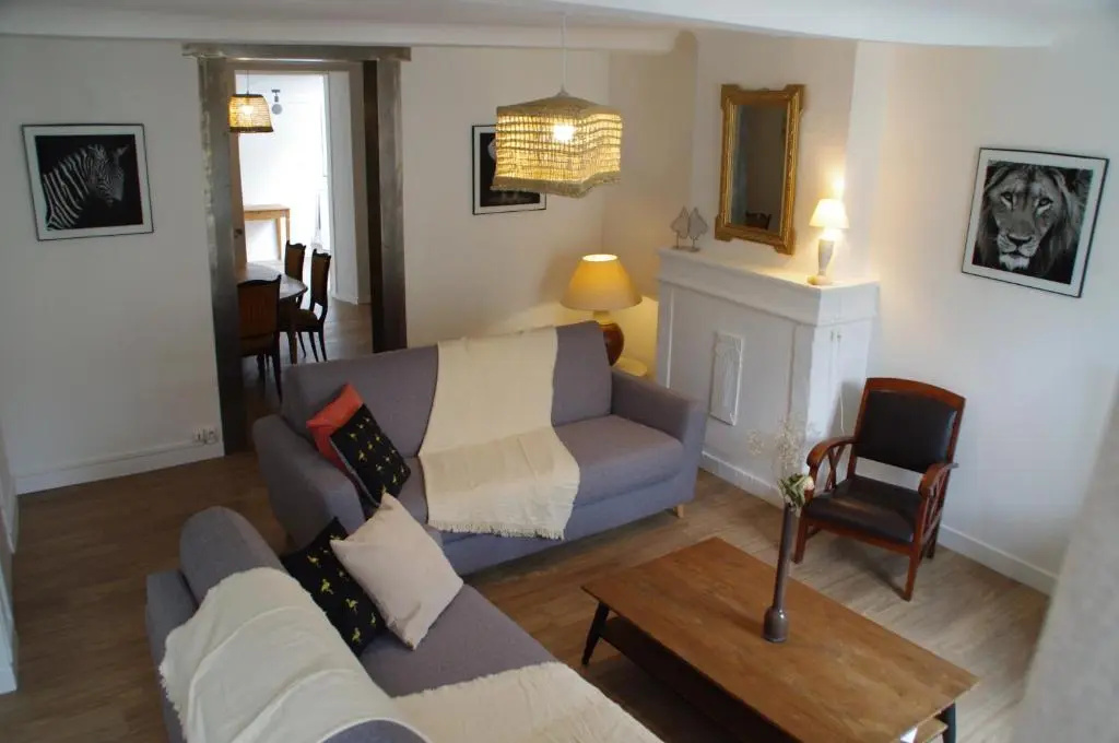 3 Bedrooms Apartment
