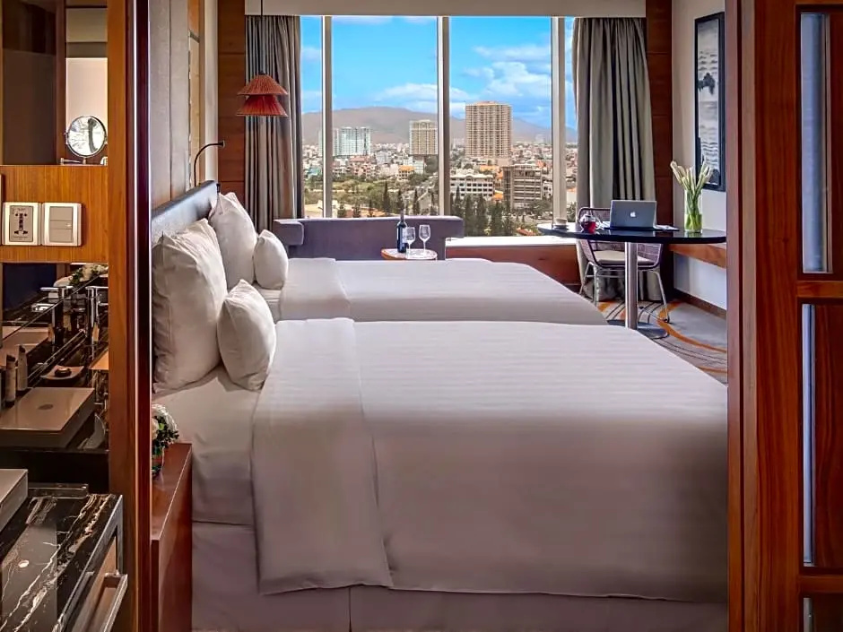 Superior room with city view