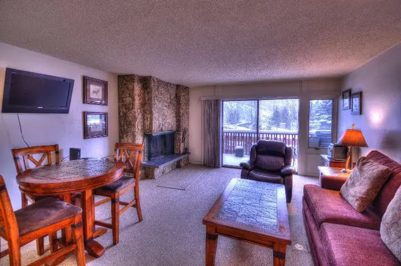 Lichenhearth, CoralTree Residence Collection photo 7