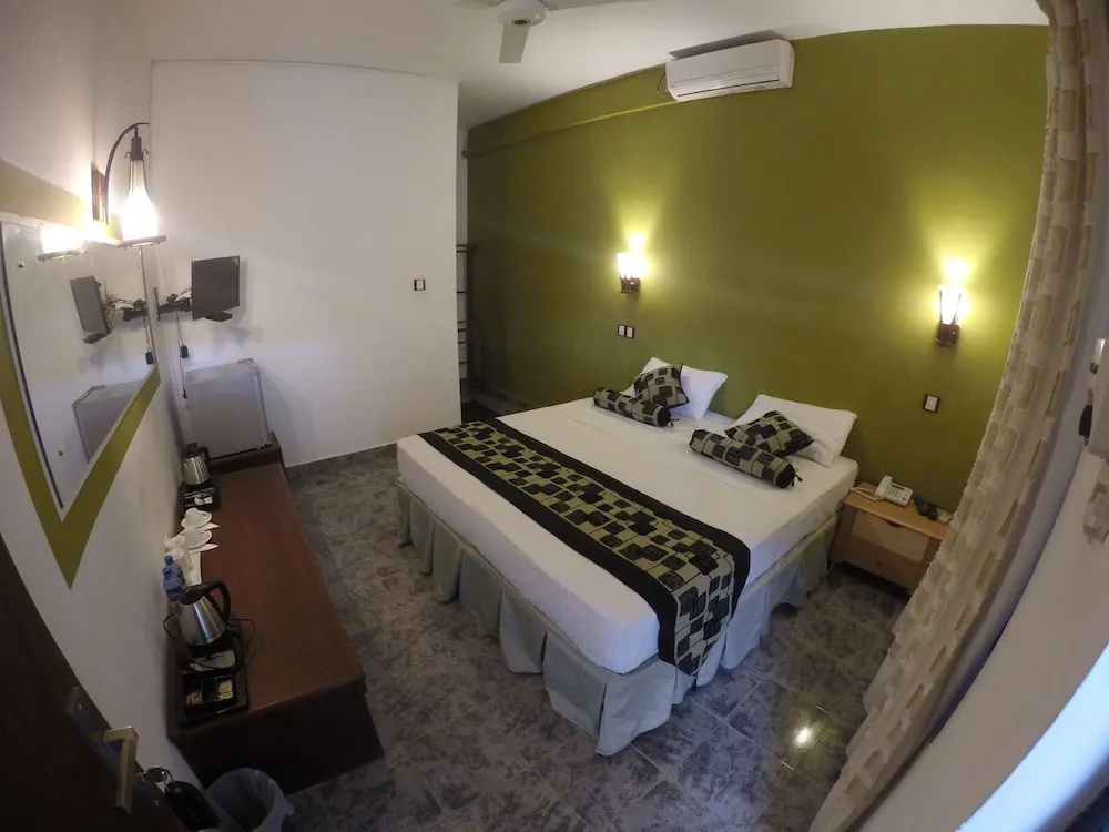 Standard Double room with balcony (full double bed)
