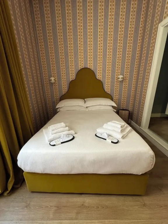 Standard room with city view