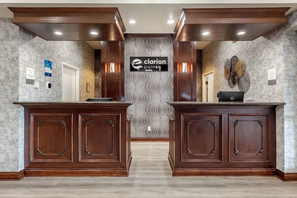 Lobby & Reception