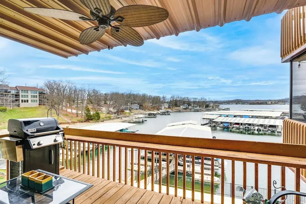 Waterfront Lake Ozark Condo w/ Access To 2 Pools