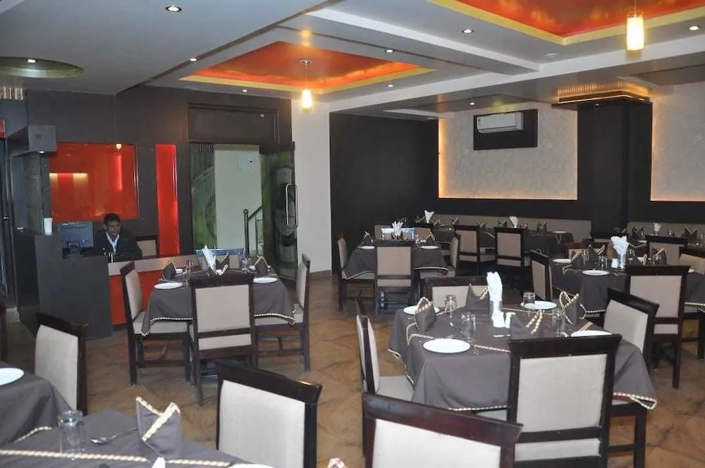 Jypore Saffron Inn & Suites - Général