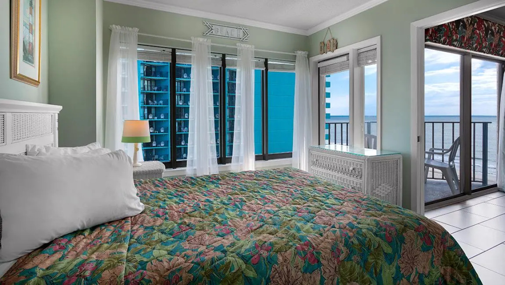 2 Bedrooms Suite oceanfront