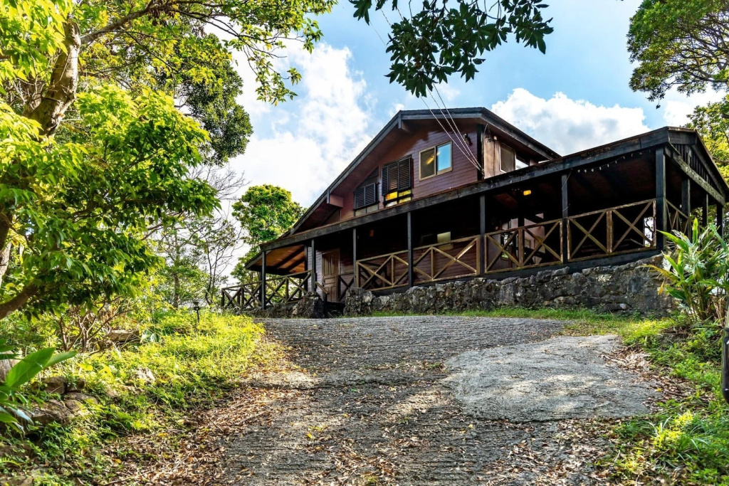 Izumi'S Forest Cabin